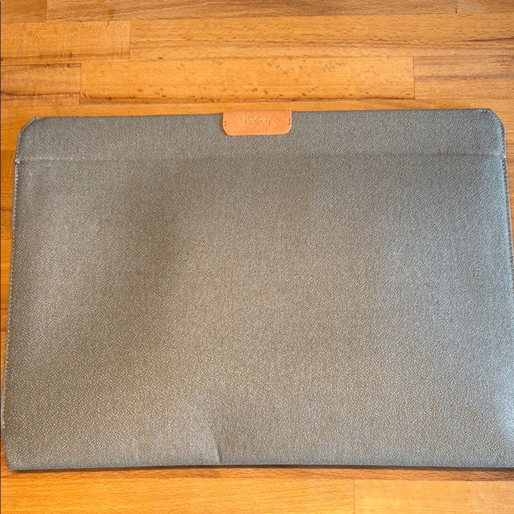 Bellroy Limestone Gray Laptop Sleeve with Tan Accent 16in MBP compatible